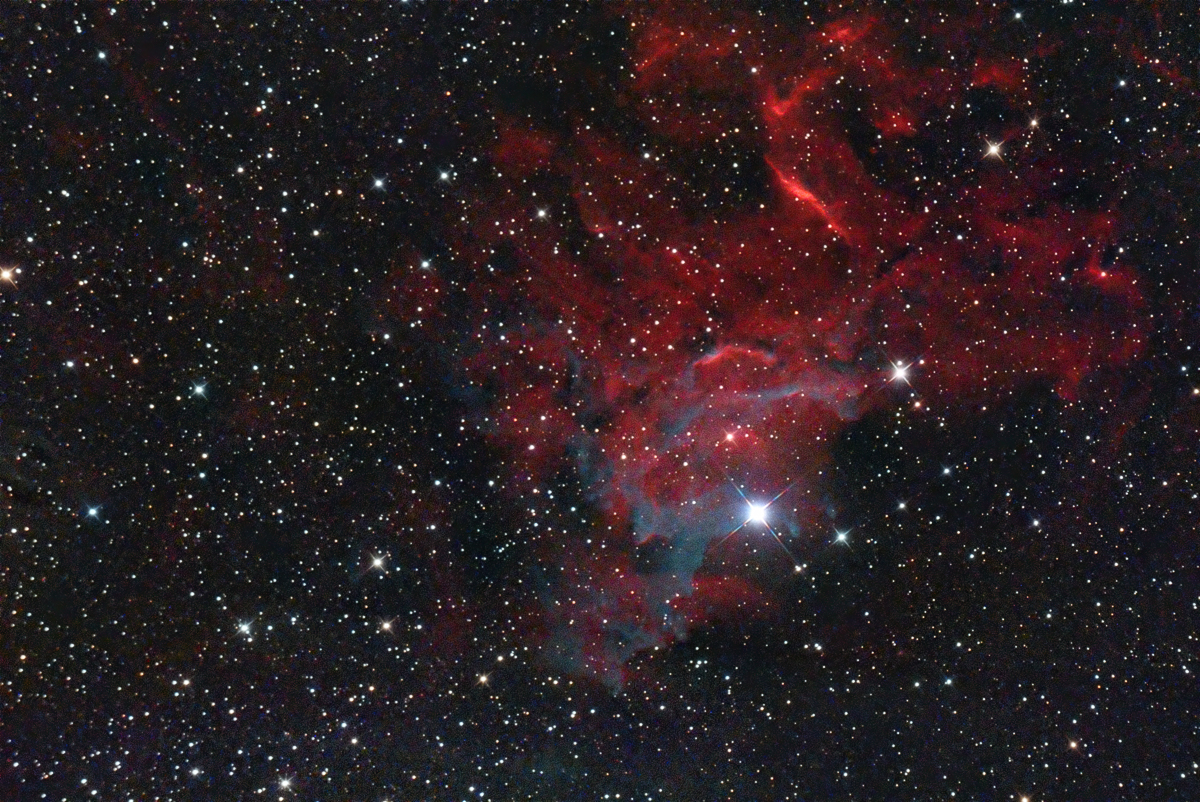 IC 405 Flaming Star Nebula